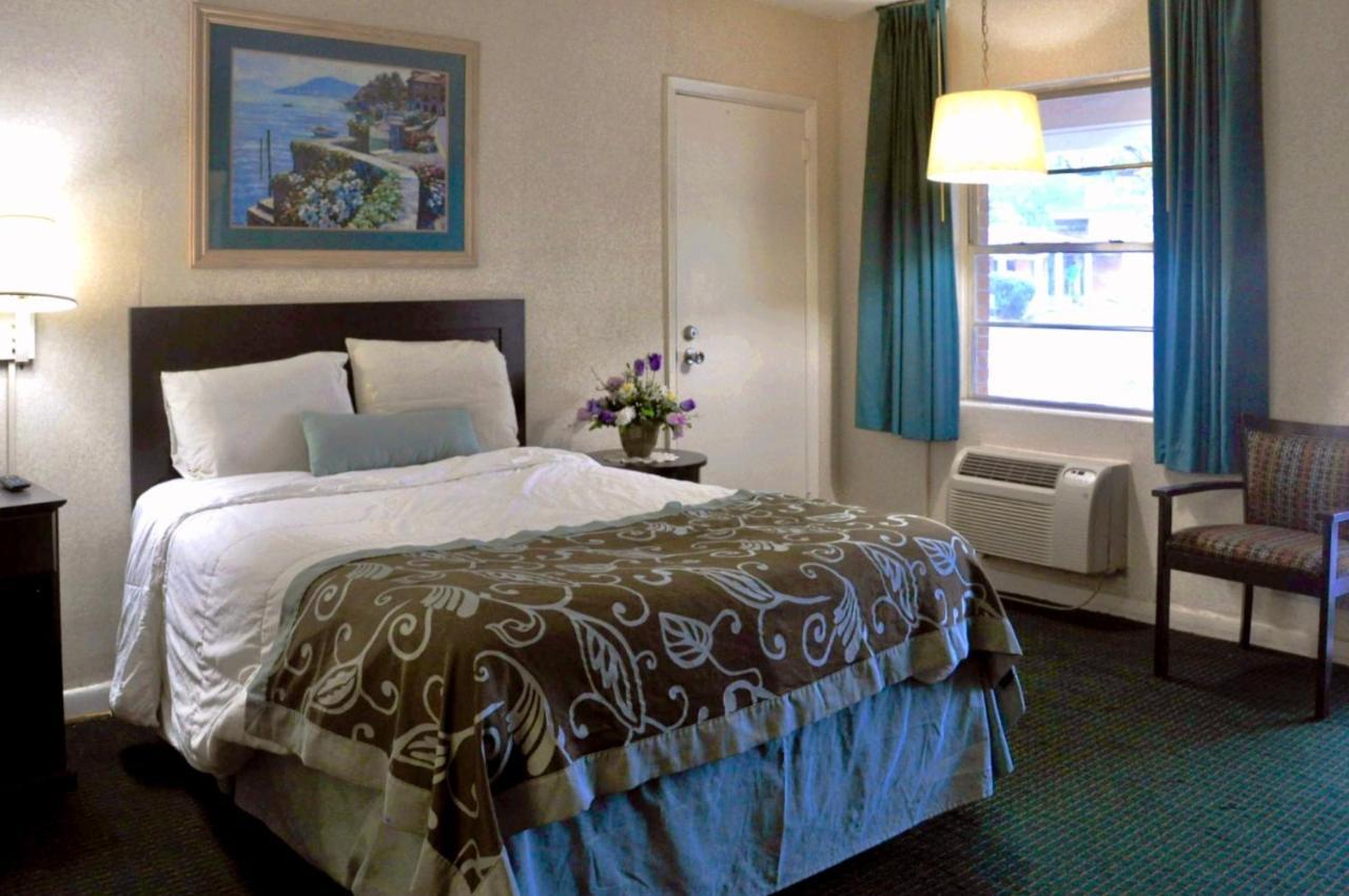 Azalea Inn&Suites Wilmington  Kültér fotó