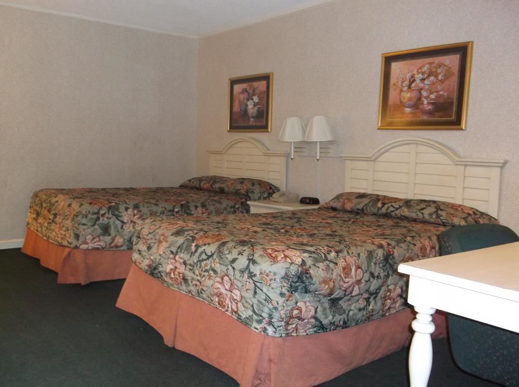 Azalea Inn&Suites Wilmington  Szoba fotó